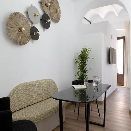 Coliseum Boutique דירה *